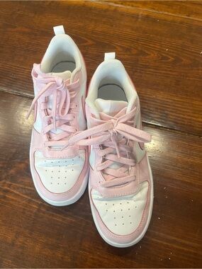 Nike Court Borough Low 2 SE white/ pink foam size 6 youth